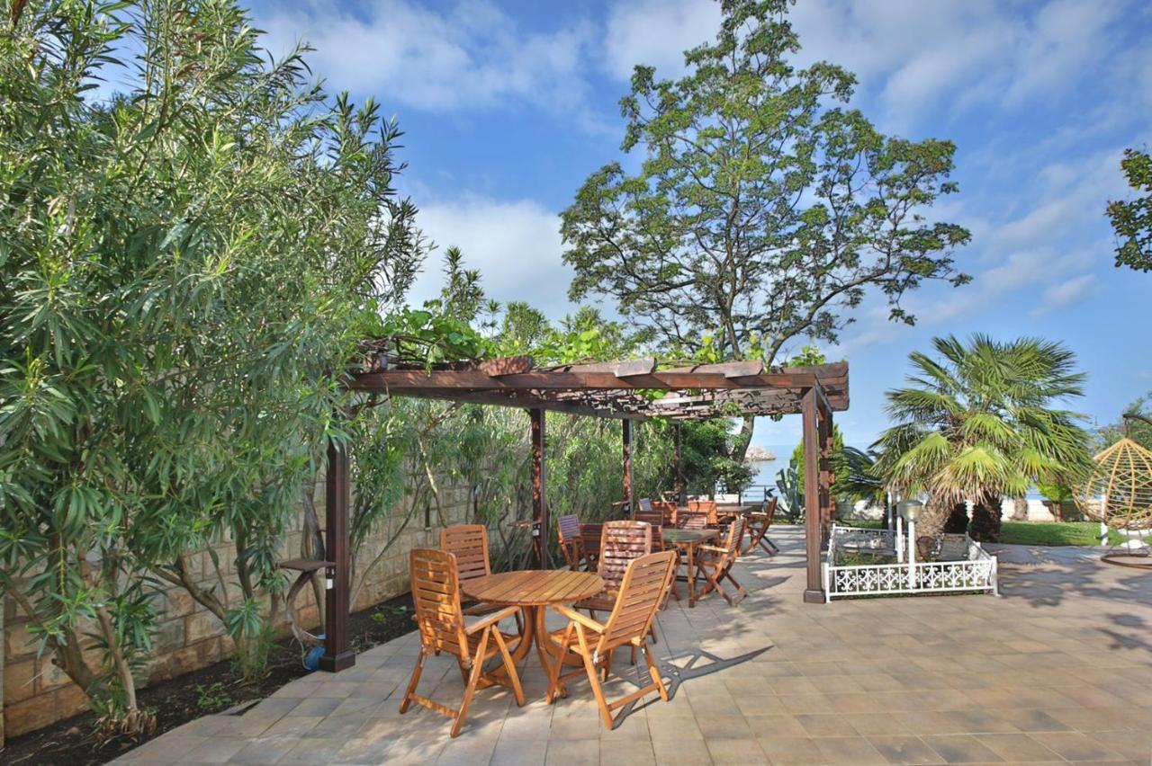 Royal Holiday Apartments Sveti Stefan Exterior photo