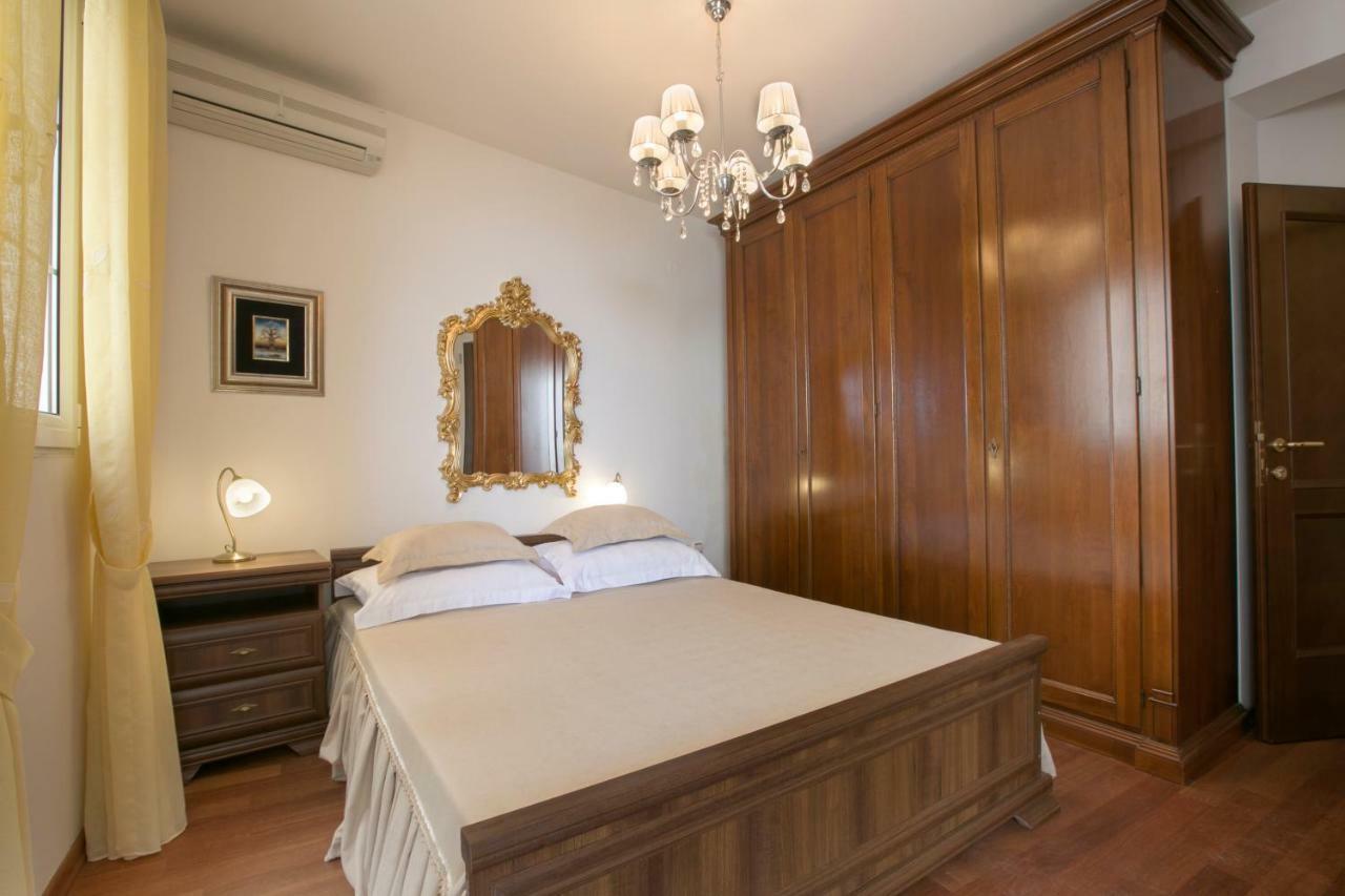 Royal Holiday Apartments Sveti Stefan Exterior photo